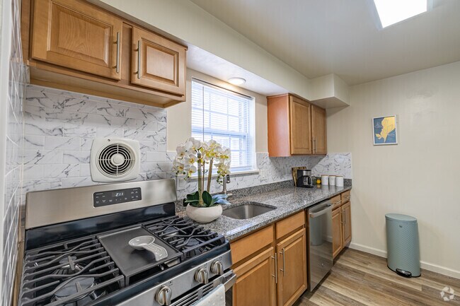 1 habitación, 1 baño - 730 pies cuadrados - La Colonia - Cocina - Cloverleaf Gardens