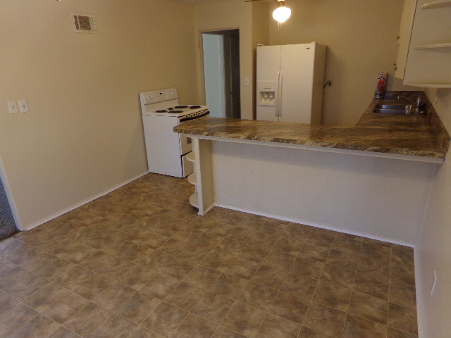 Foto del edificio - Newly Remodeled 3 Level Duplex off 24th an...