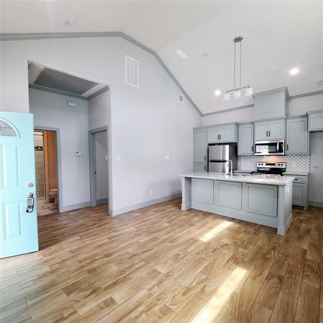 Foto del edificio - 4701 Bland St