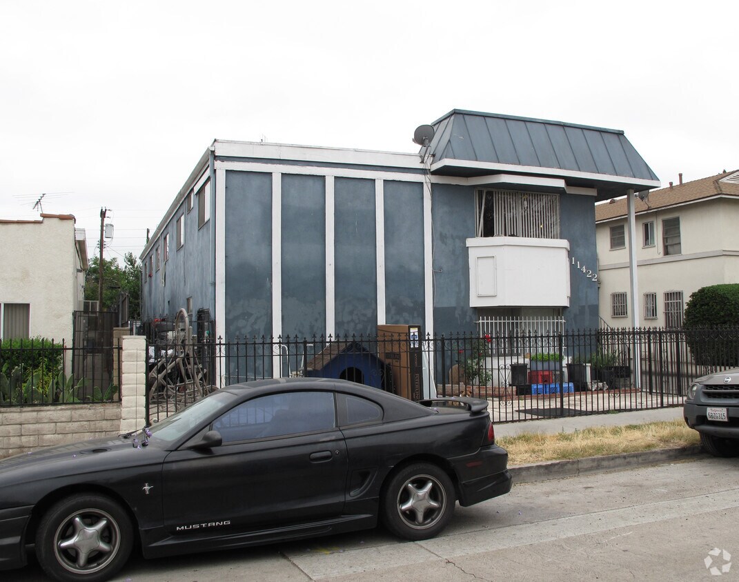Foto del edificio - 11422 Emelita St
