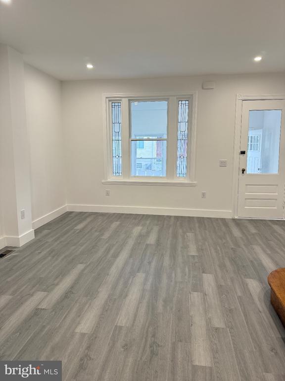 Foto del edificio - 5857 Angora Terrace