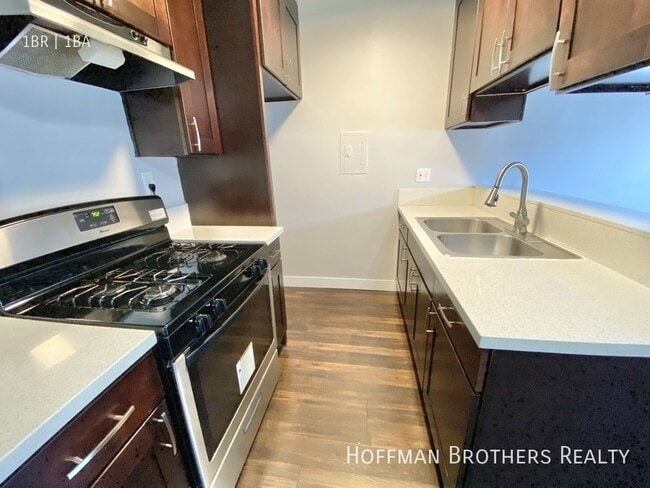 Foto del edificio - 5741 Virginia Ave