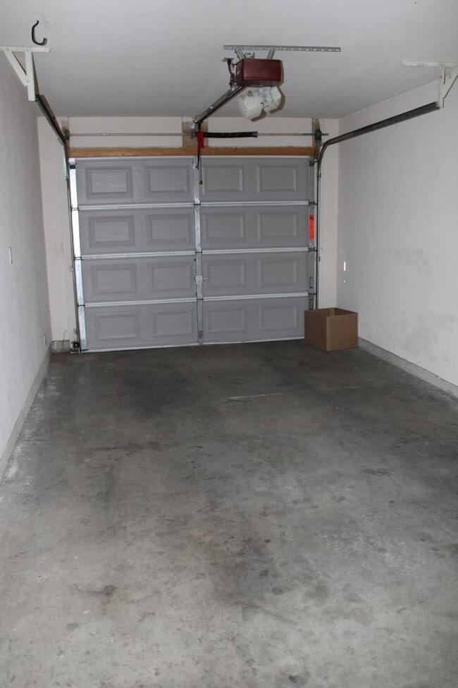 Building Photo - 3 Bedroom, 2 Bath Home for Rent