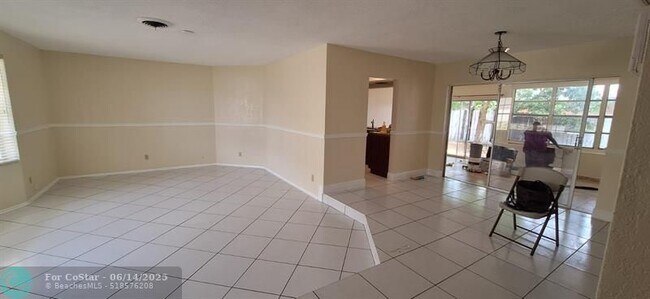Foto del edificio - 4781 NW 41st Pl