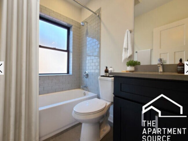 Foto del edificio - 2207 W Eastwood Ave