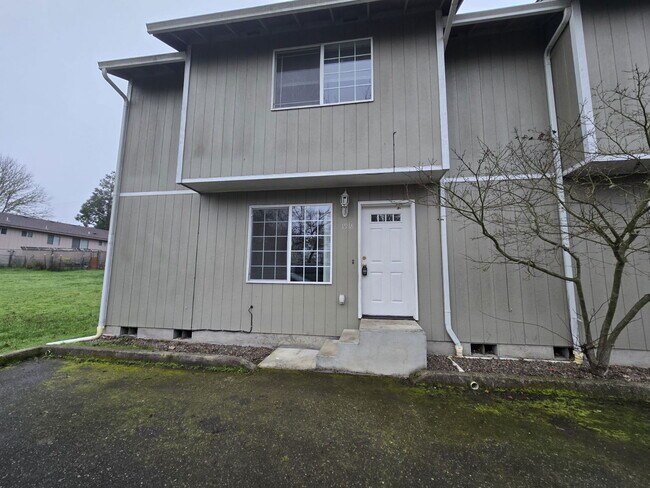 Foto del edificio - 1918 SE Douglas Ave