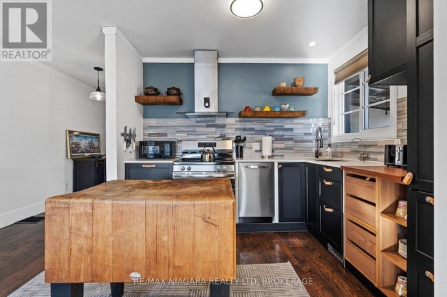 Building Photo - 15 Charlotte St