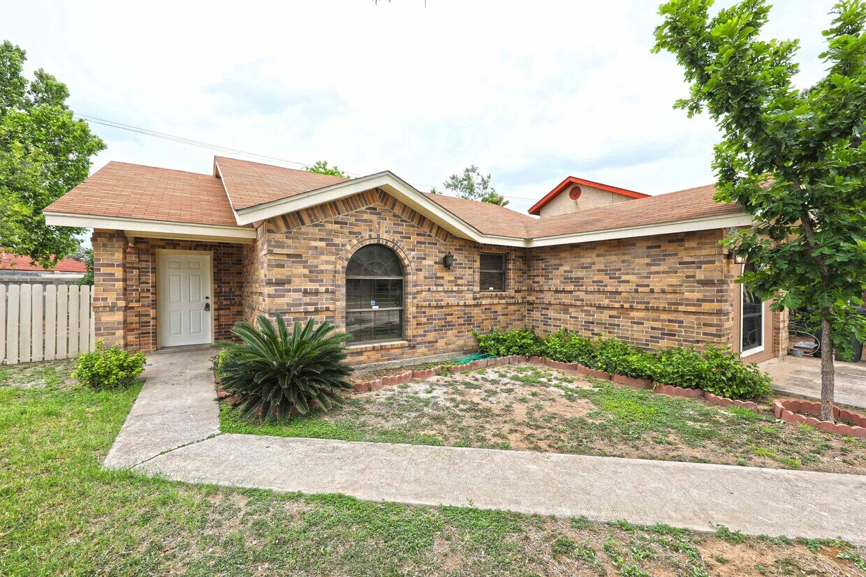 Primary Photo - 8761 Augusta Loop