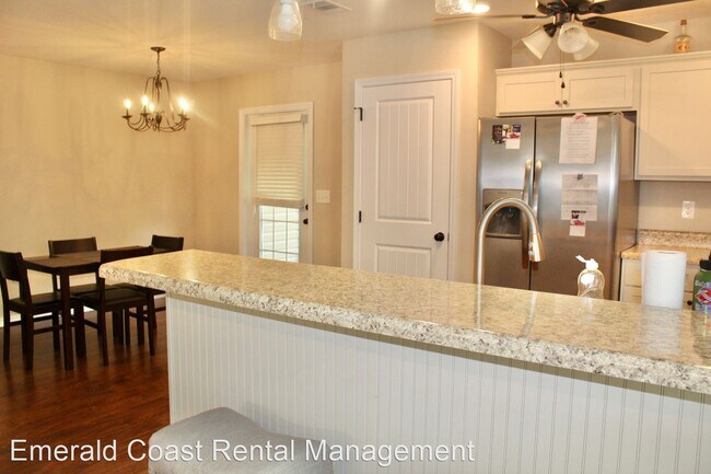 Foto del edificio - 5 br, 2.5 bath House - 210 Wainwright Drive