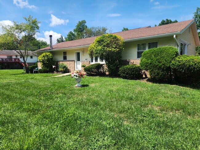 Foto del edificio - 4902 Creek Dr