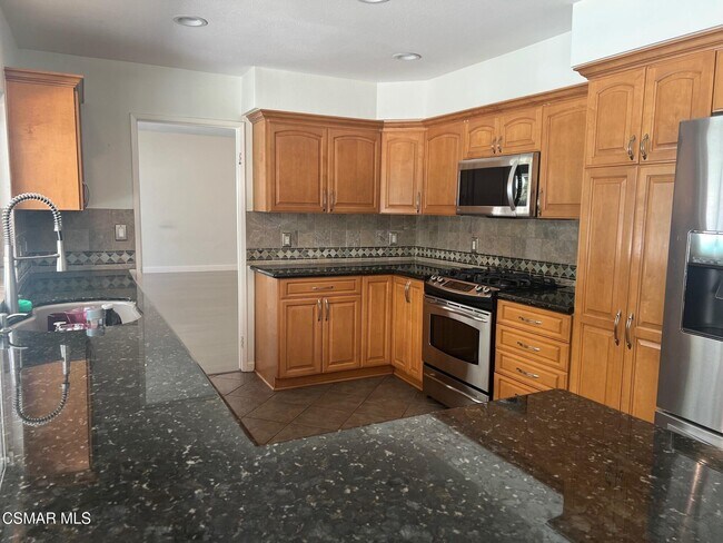 Foto del edificio - 8431 Faust Ave