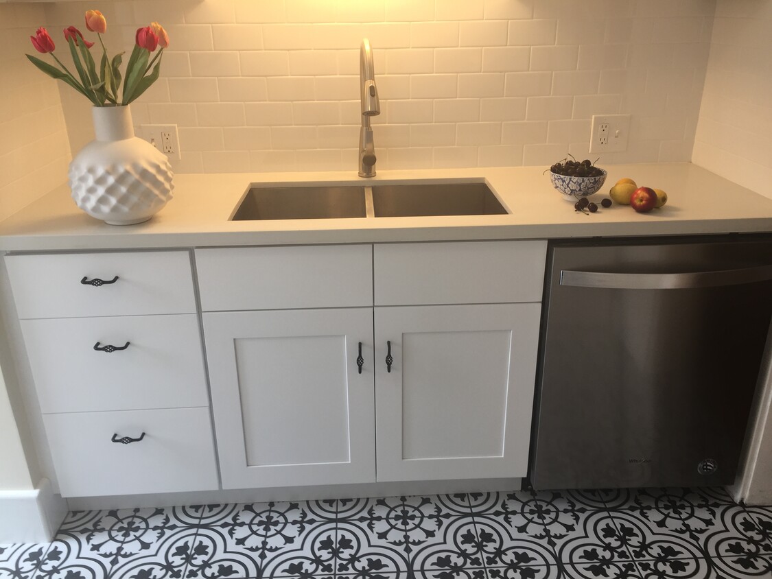 Kitchen - 1084 Sinaloa Ave
