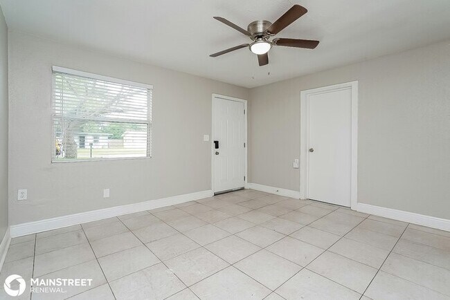 Building Photo - 4423 73rd St N, Saint Petersburg, FL 33709