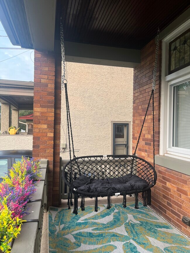 Porche delantero - 3767 Andrew Ave