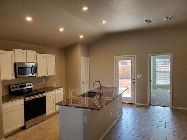 Foto del edificio - 13316 Avenue V