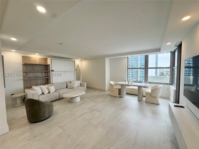 Building Photo - 2899 Collins Ave