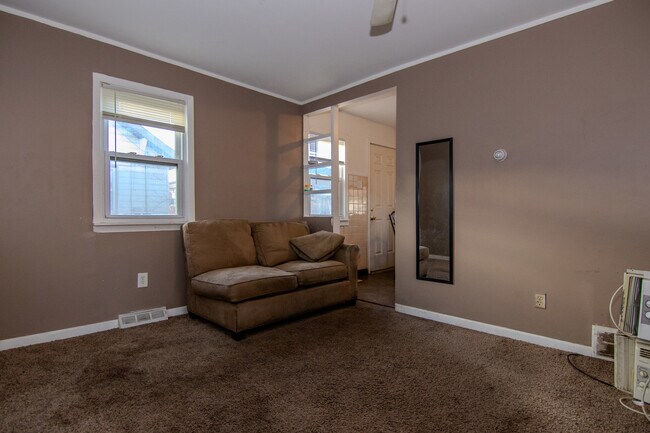 Foto del edificio - 603 Greenbay Ave