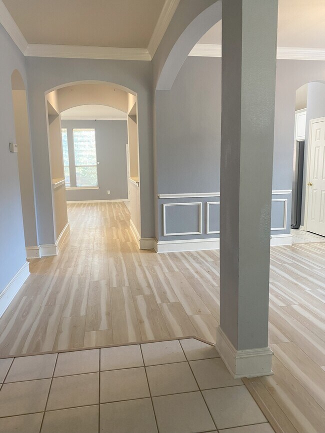 Building Photo - 3100 San Patricio Dr