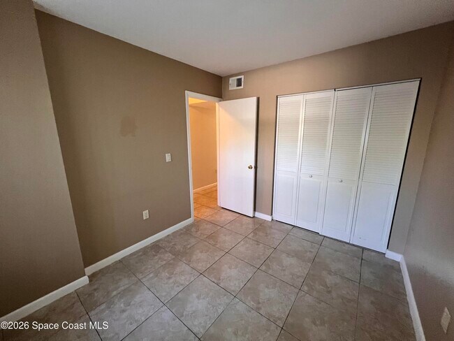 Building Photo - 1011 Clearmont St NE