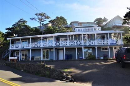 Front of Building - 522 NW Inlet Ave