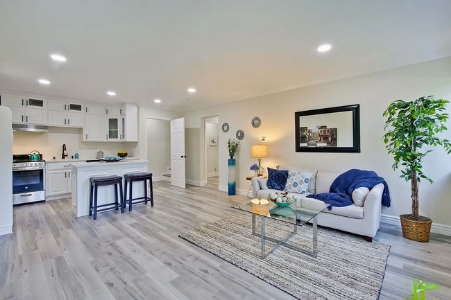 Living room - 17040 Holiday Dr