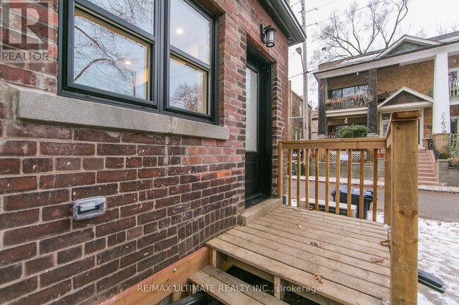 Building Photo - 19 Fernwood Park Ave