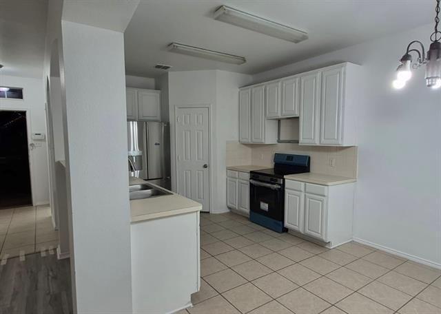 Foto del edificio - 4844 Carrotwood Dr