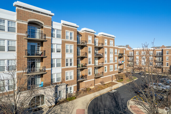 Foto del edificio - Preserve/Palatine Condos