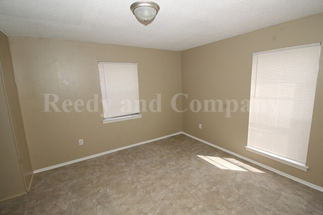 Building Photo - 1841 S Perkins Rd