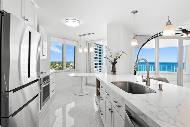 Building Photo - 550 S Ocean Blvd
