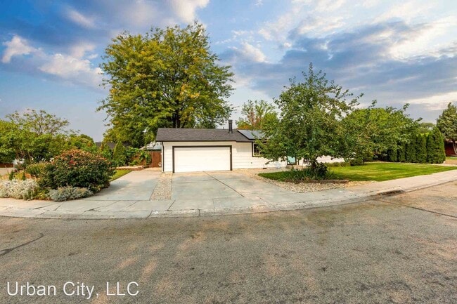 Building Photo - 3 br, 1 bath House - 1125 Wild Phlox