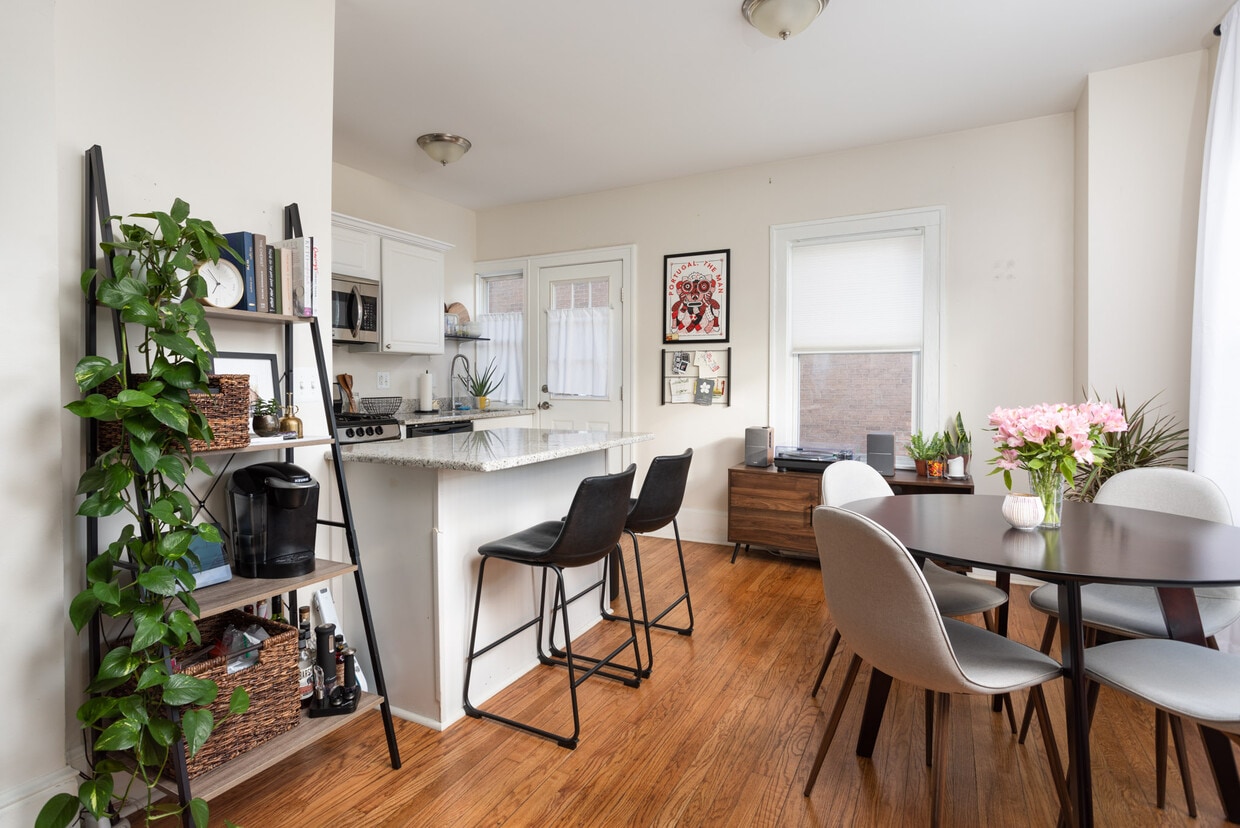 Primary Photo - 15004 Saint Paul St