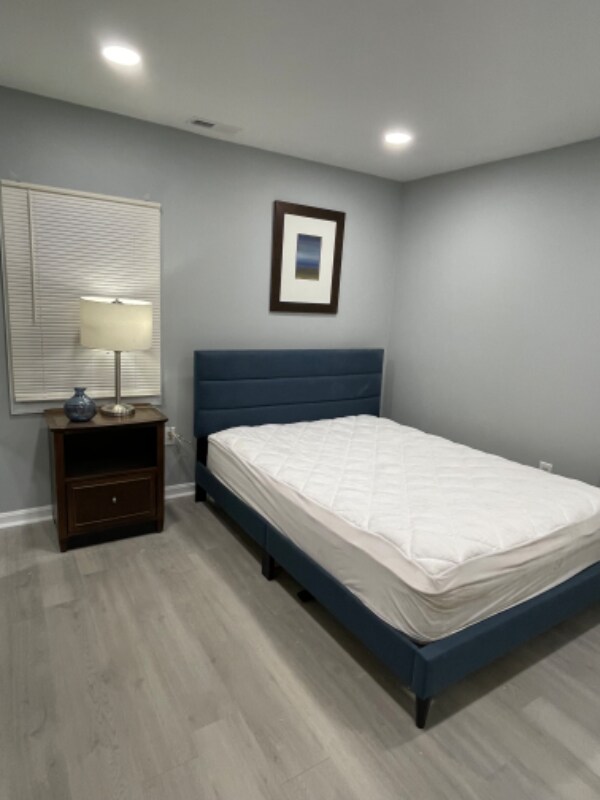 Photo - 1029 W Baltimore St Apartment