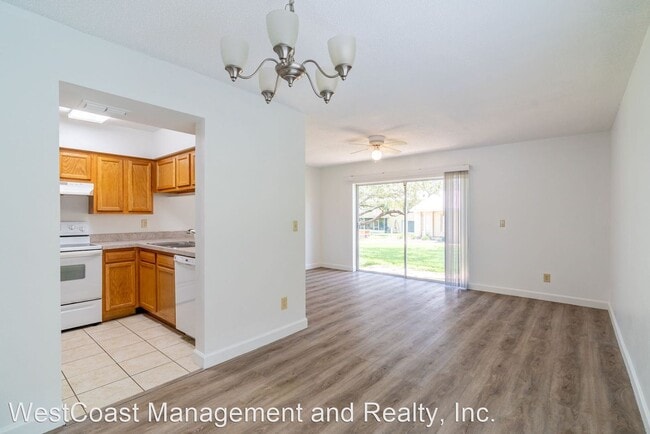 Building Photo - 3 br, 2.5 bath House - 5130 Sunridge Palms...