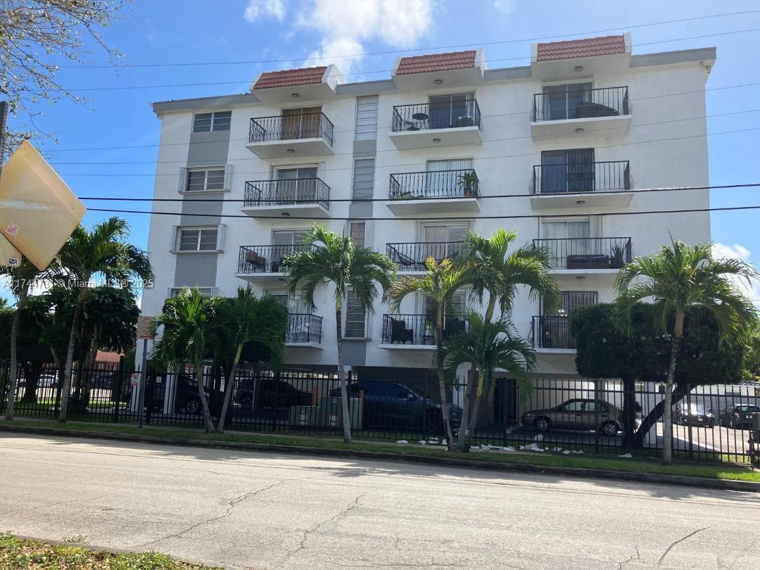 Foto principal - 2500 SW 6th St