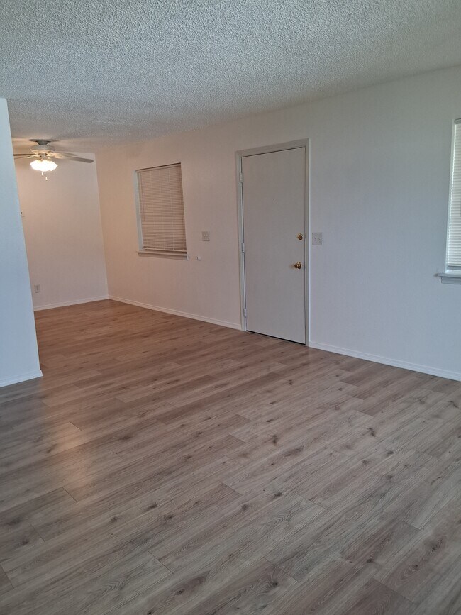 living & dining - 1938 N 9th Ave