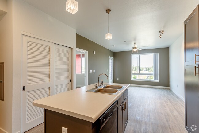 1HAB, 1BA - 615 ft² - Crossing Pointe North - Age 62+ Living