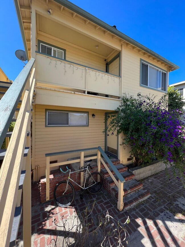 1186 Second St Unit C, Monterey, CA 93940 Room for Rent in Monterey