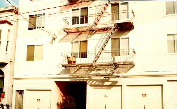 Building Photo - 3010 Buchanan St