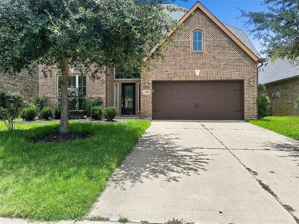 Foto principal - 2310 Falcon Brook Dr