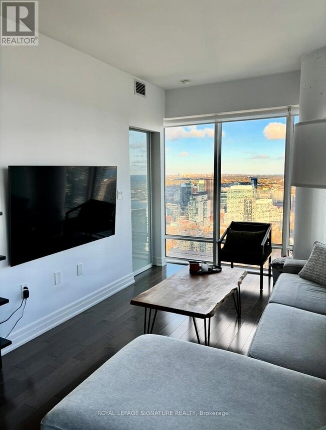 Building Photo - 8 The Esplanade