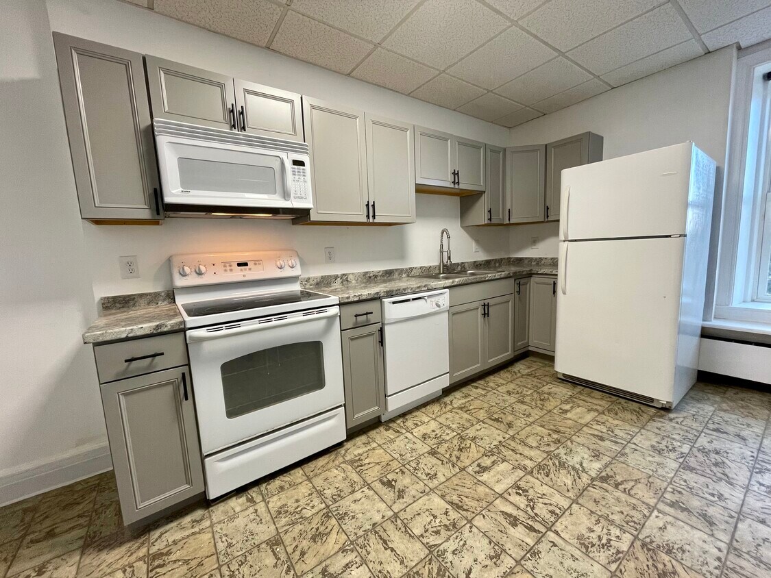 315 1st Ave, Red Lion, PA 17356 House for Rent in Red Lion, PA