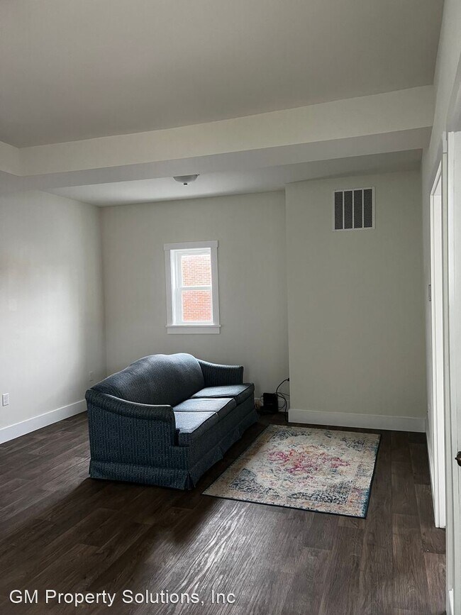 Building Photo - 3 br, 1.5 bath House - 111 Railroad Avenue