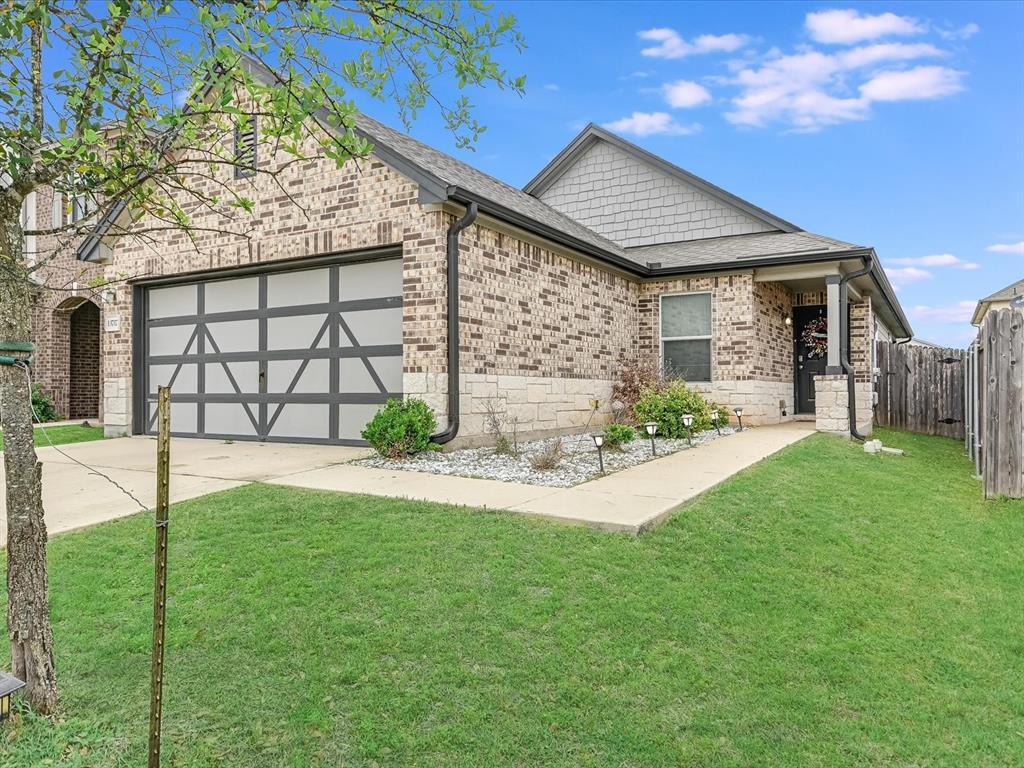 Foto principal - 13717 Benjamin Harrison St