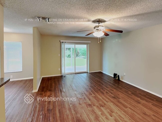 Building Photo - 105 Lake Ada Cir