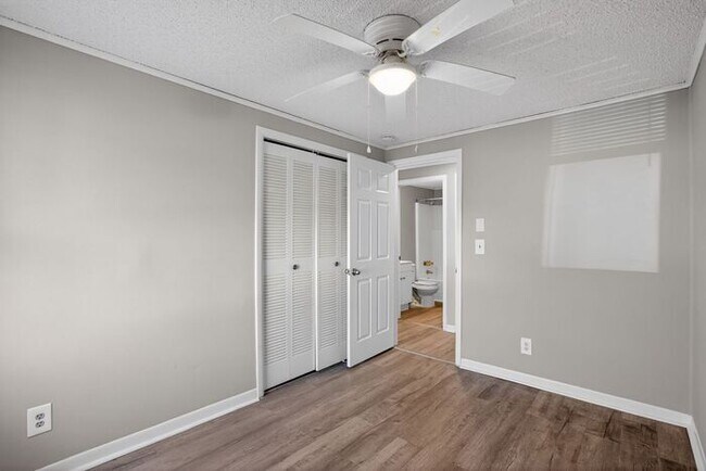 Foto del edificio - 47499 Southampton Dr