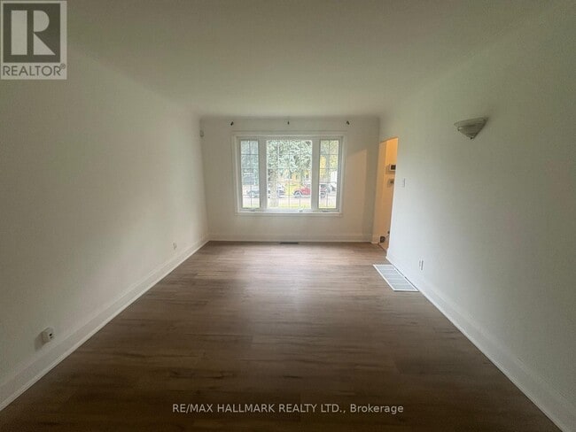 Photo du bâtiment - 18 Woodward Ave