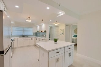 Building Photo - 3224 S Ocean Blvd