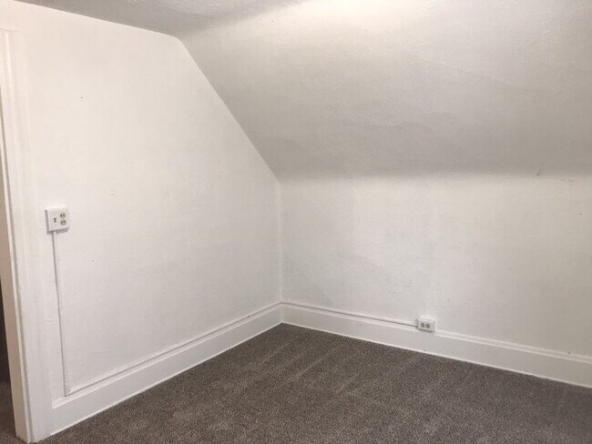 Foto del edificio - 2341 Caledonia