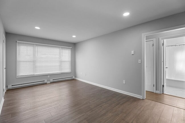 Interior Photo - Camden Square